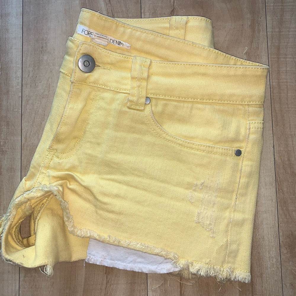 Cute yellow Jean shorts